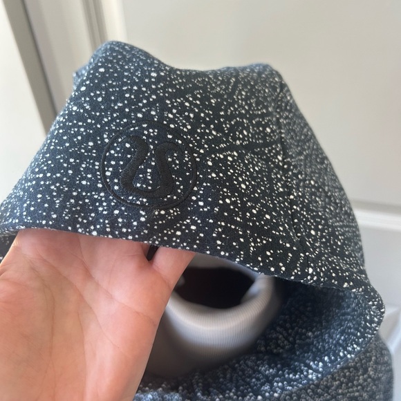 Lululemon Scuba Hoodie Light Cotton Fleece
Night View White Black - Picture 14 of 14